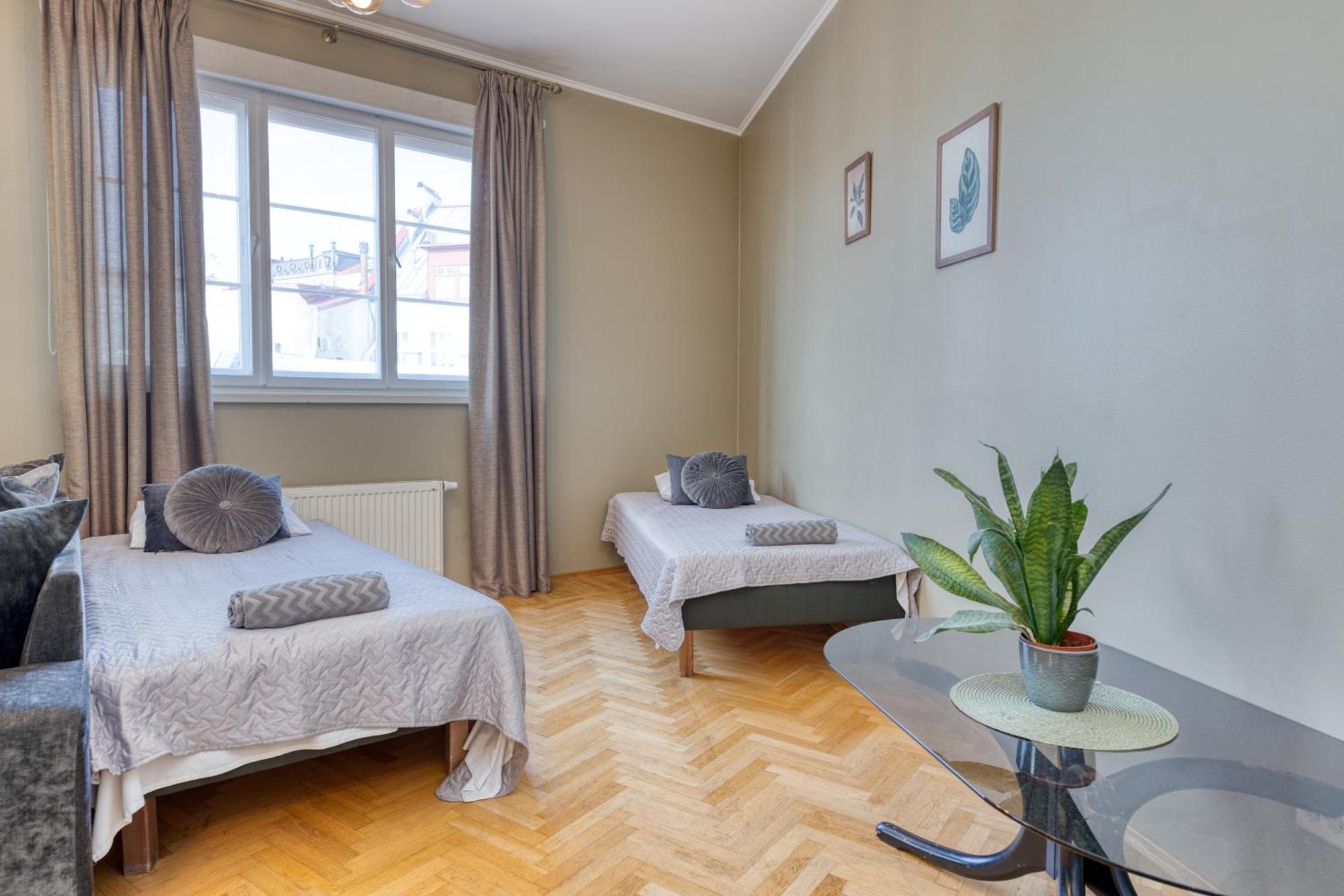 Historic Residence Apartments At Old Town Tallinn Bagian luar foto